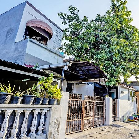 Spot On 92652 Meir E-Homestay 2 Syariah Surabaya Exterior photo