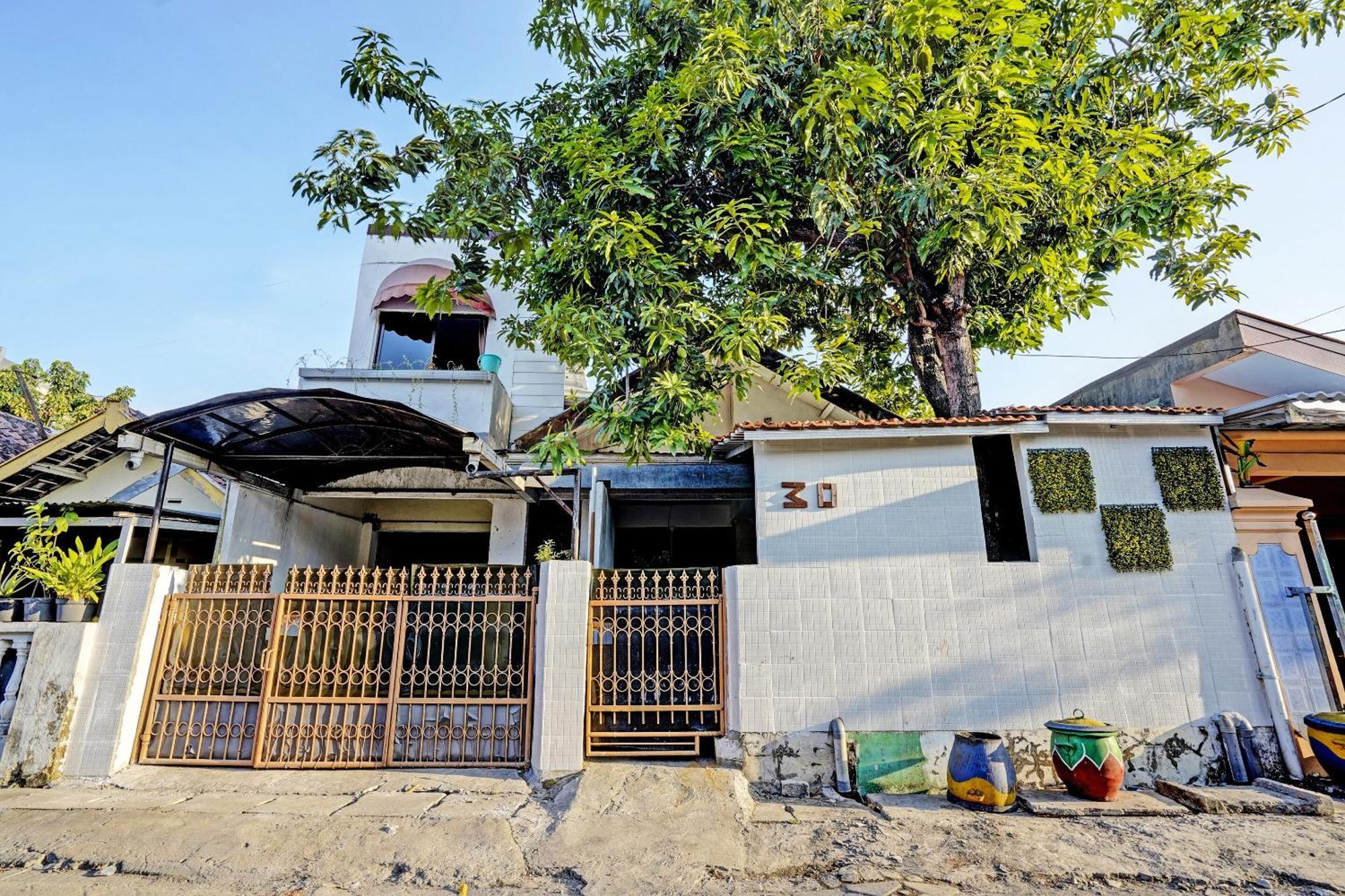 Spot On 92652 Meir E-Homestay 2 Syariah Surabaya Exterior photo