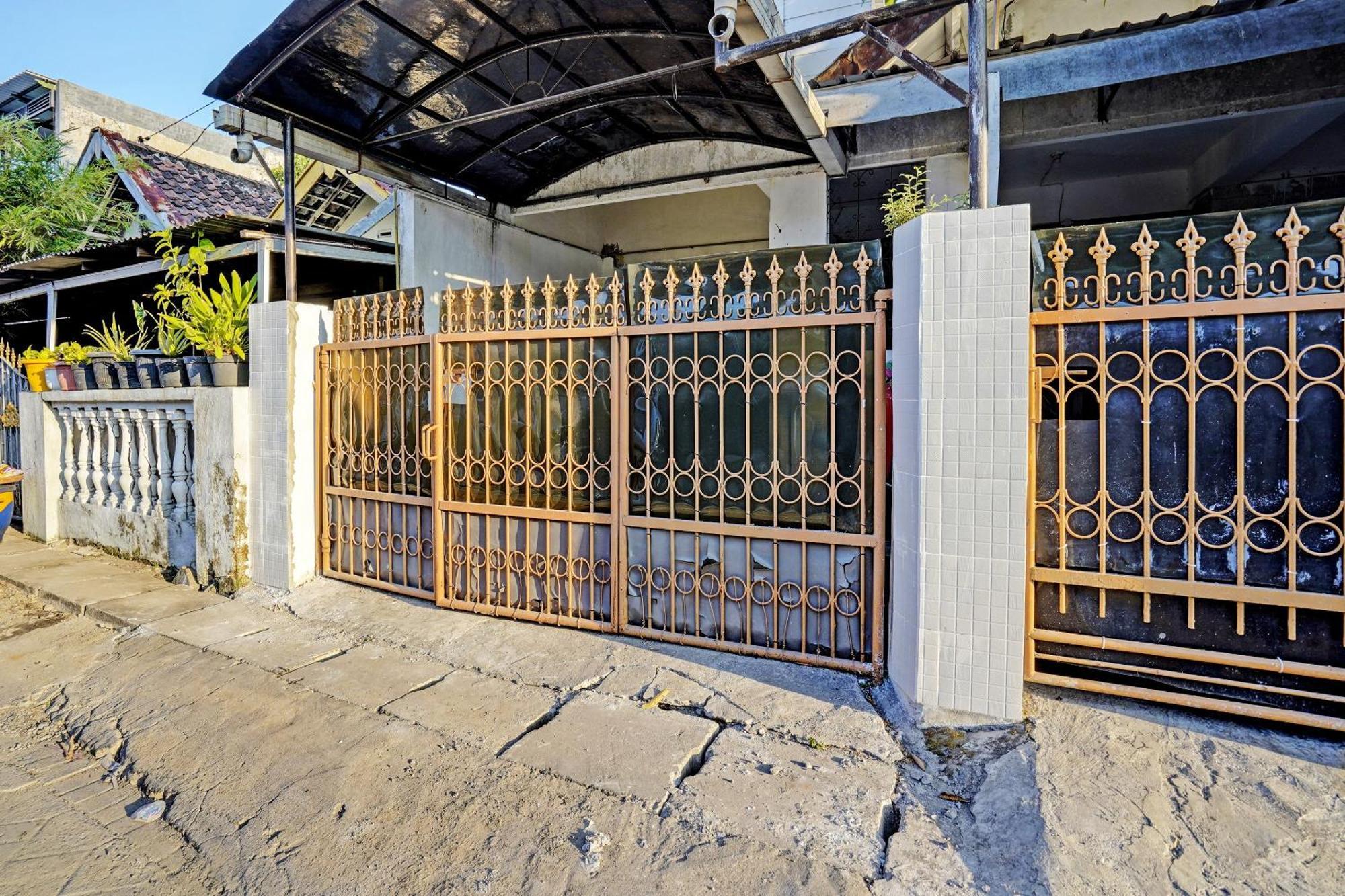 Spot On 92652 Meir E-Homestay 2 Syariah Surabaya Exterior photo